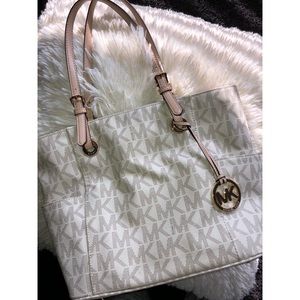 Michael Kors Signature purse